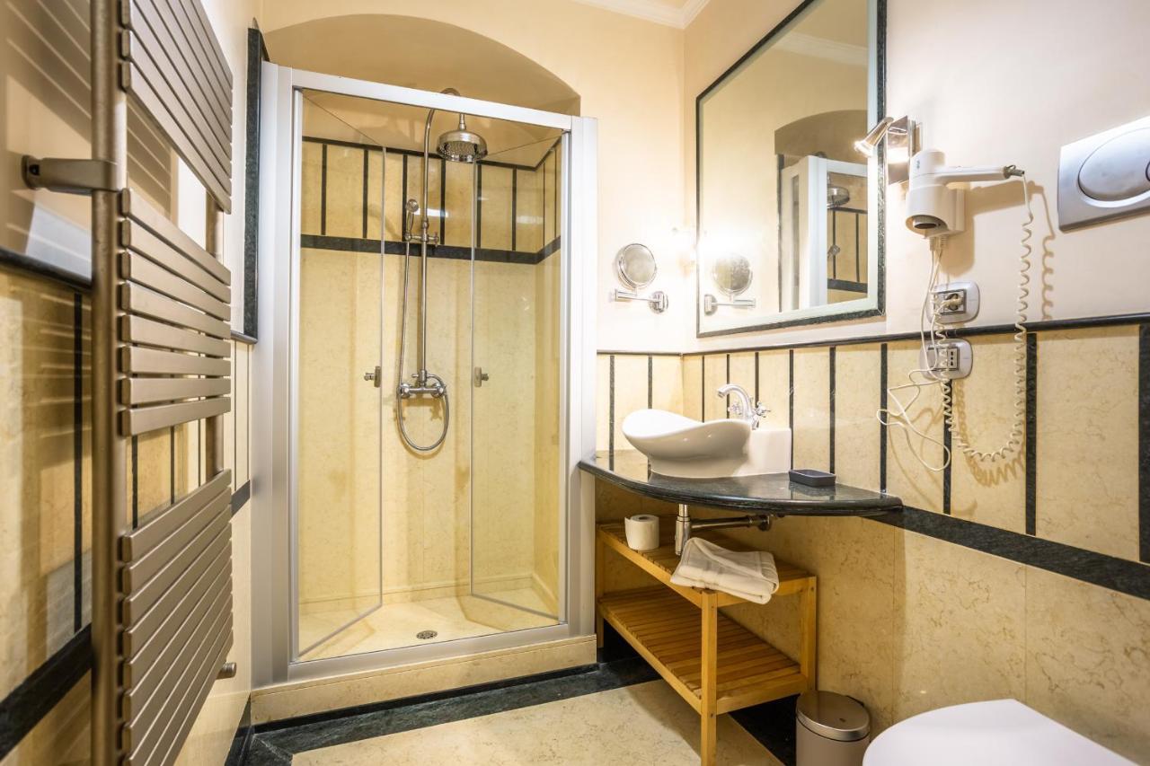 Luxury Inn Opera Rome Extérieur photo