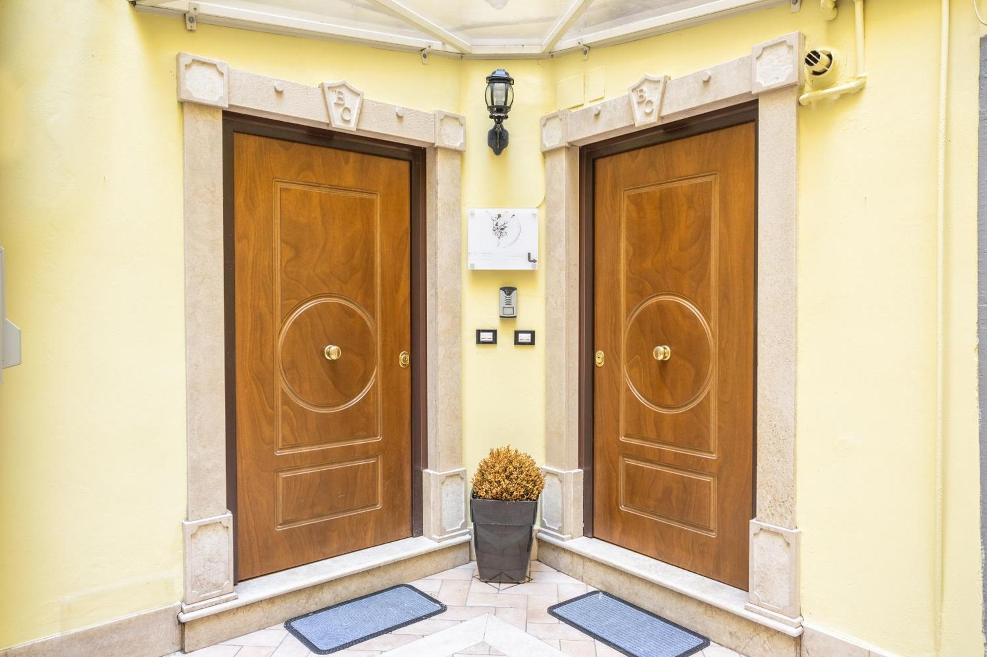 Luxury Inn Opera Rome Extérieur photo