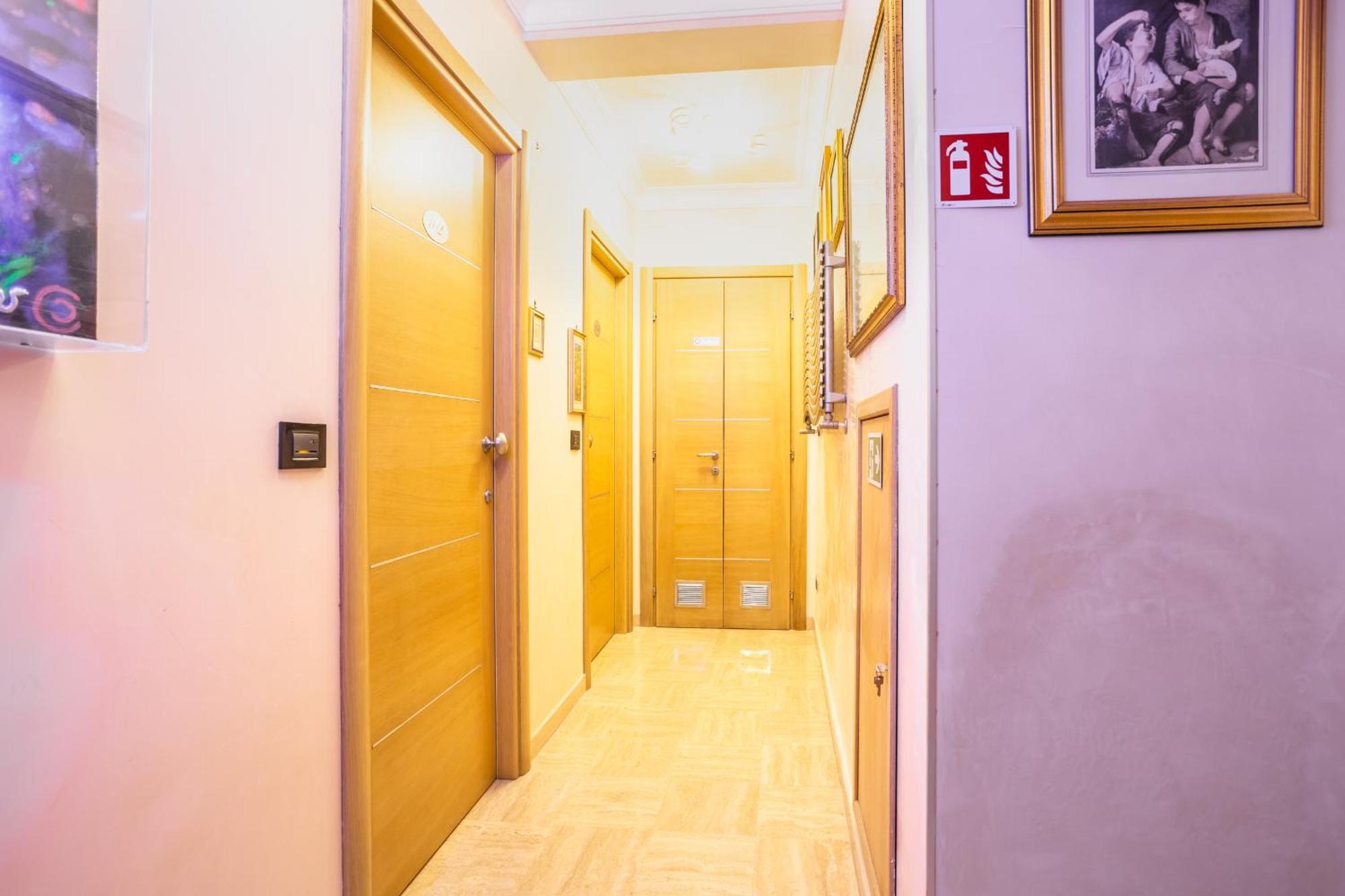 Luxury Inn Opera Rome Extérieur photo