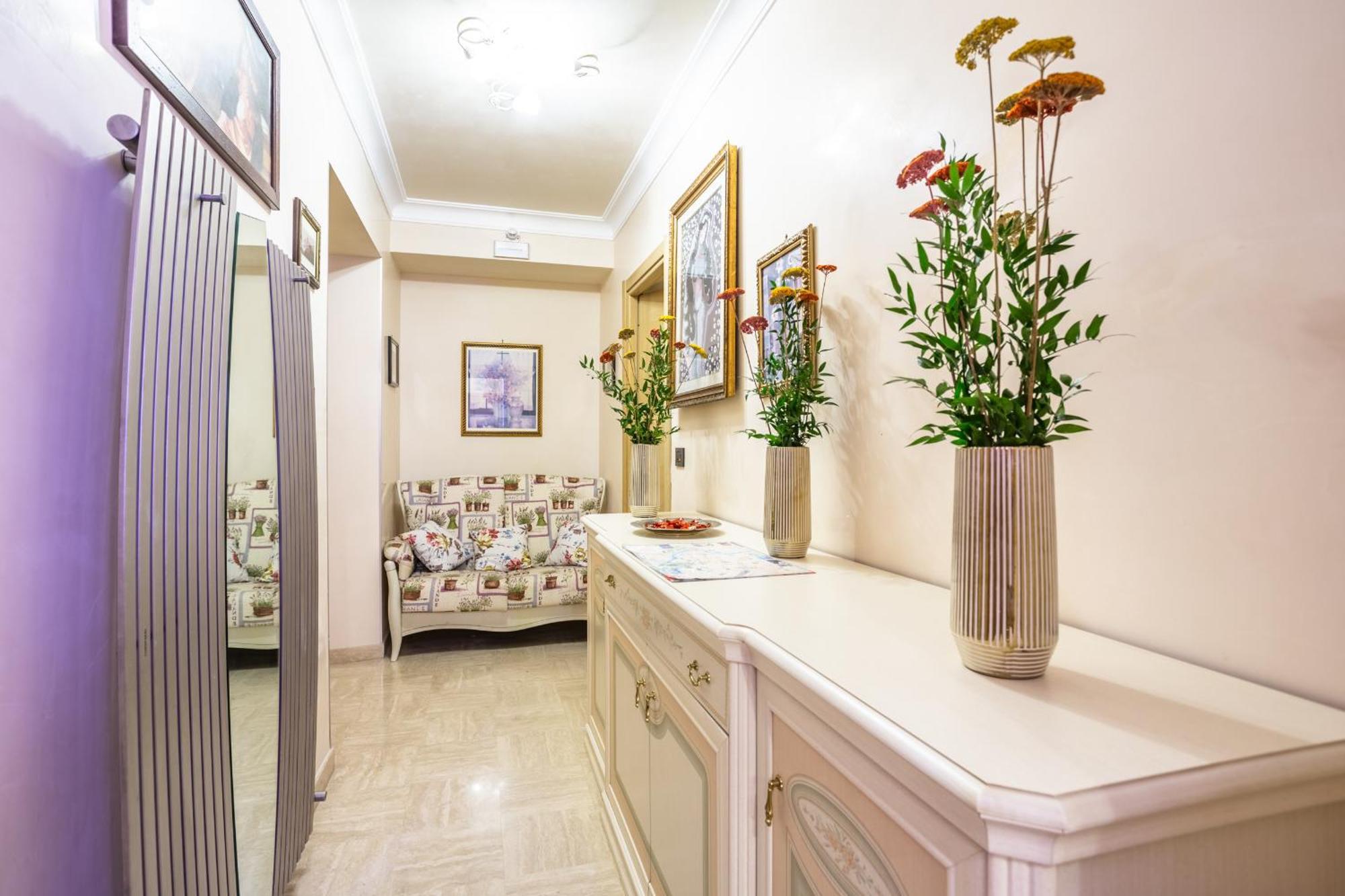 Luxury Inn Opera Rome Extérieur photo