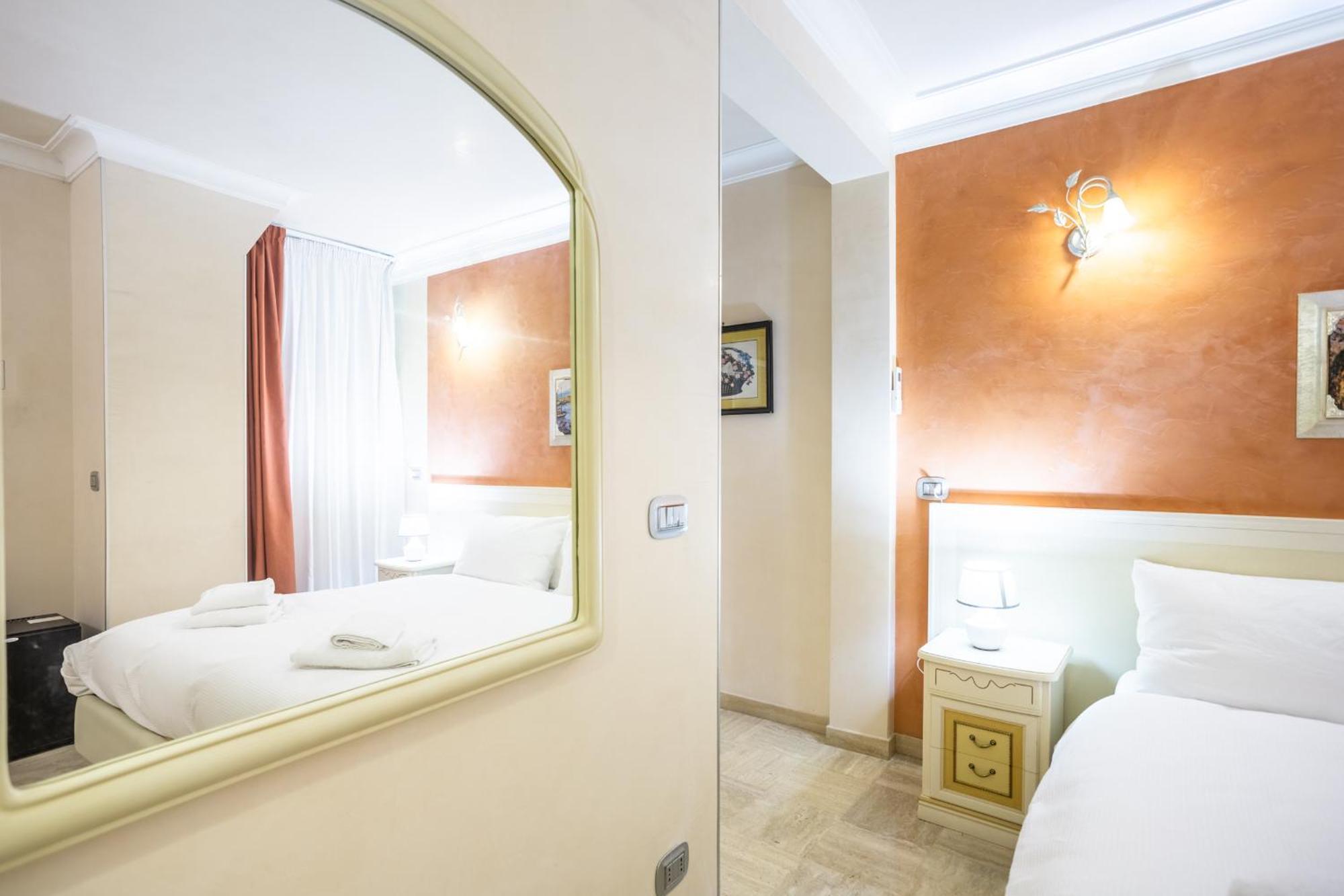 Luxury Inn Opera Rome Extérieur photo