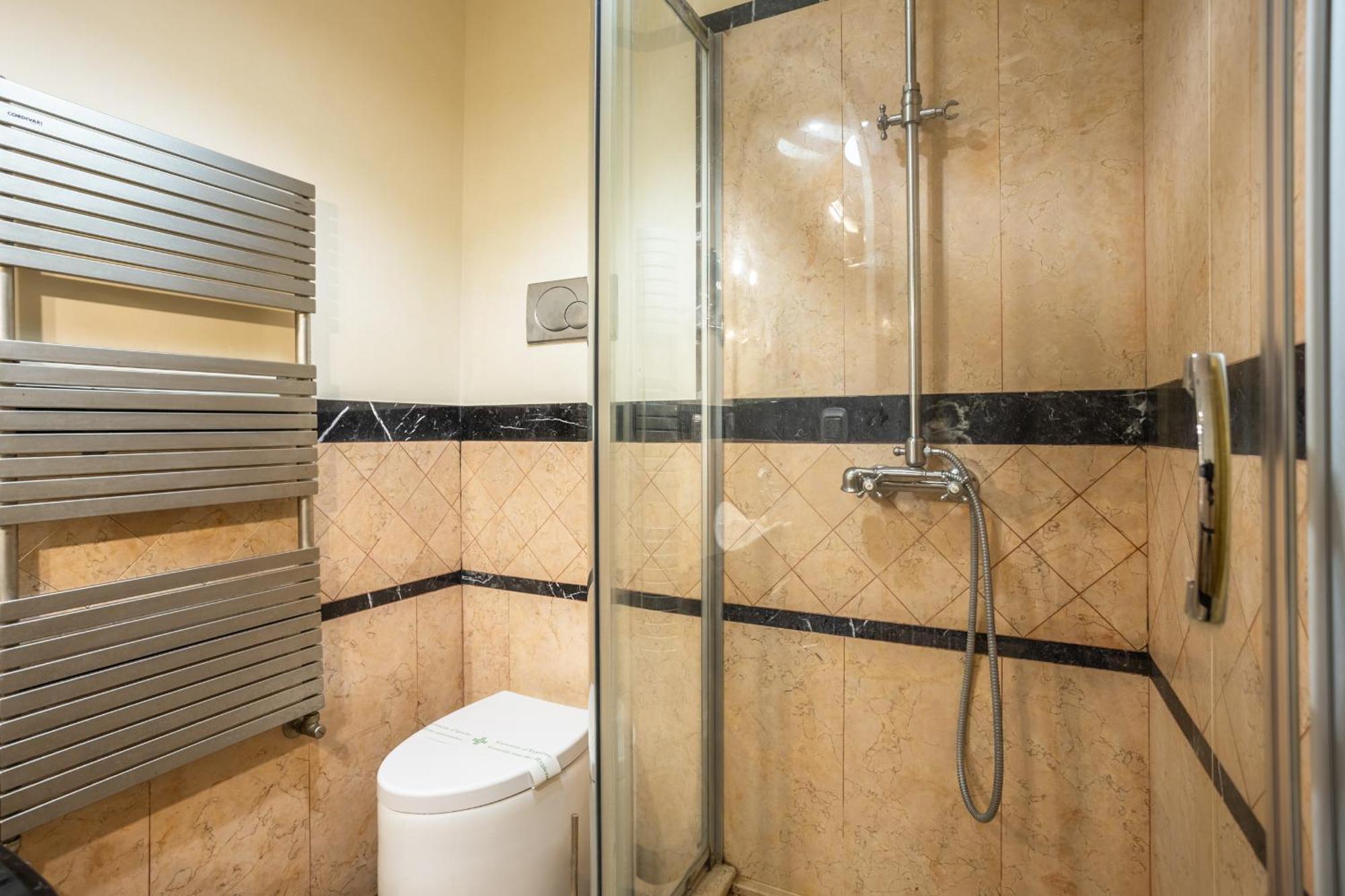 Luxury Inn Opera Rome Extérieur photo