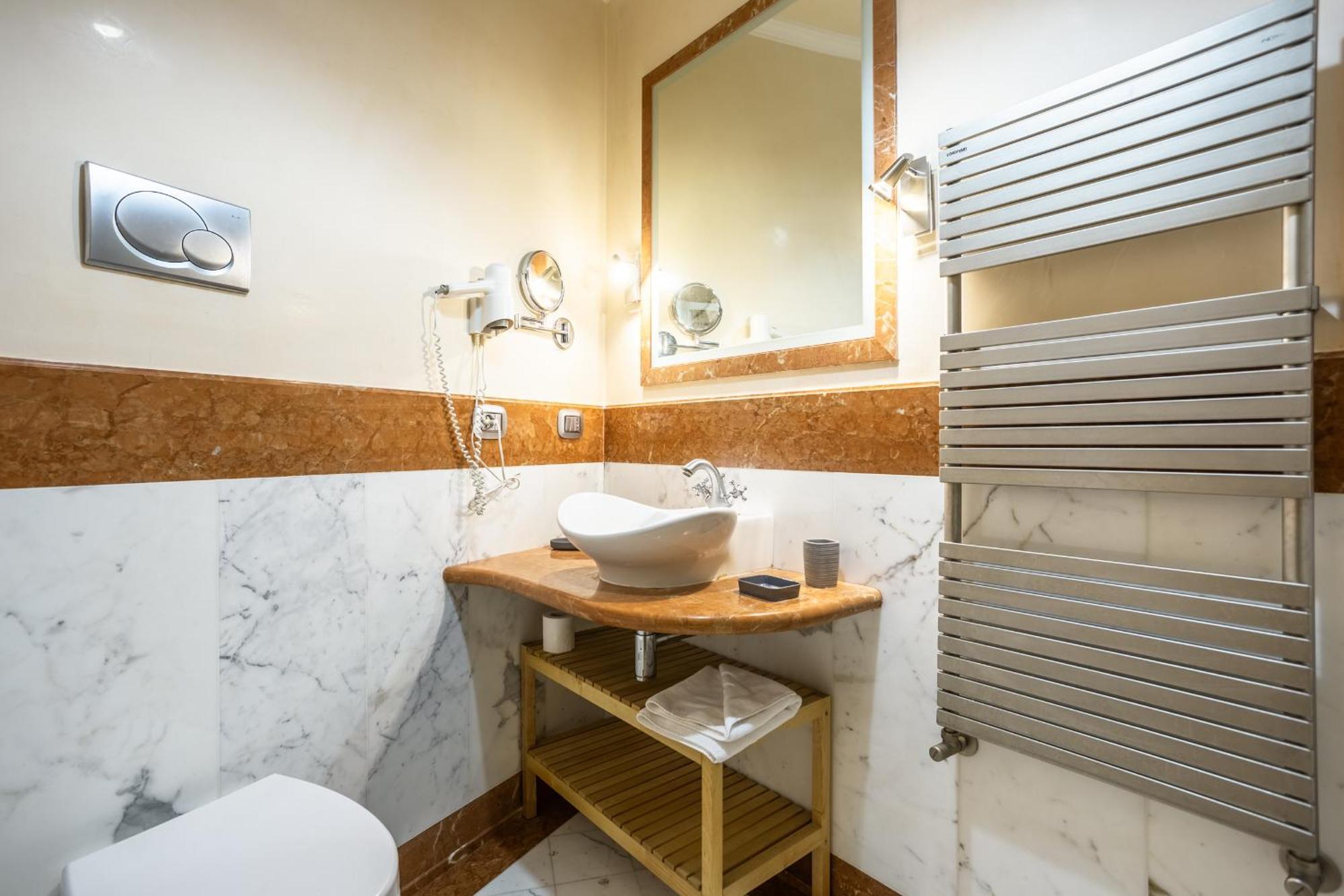 Luxury Inn Opera Rome Extérieur photo